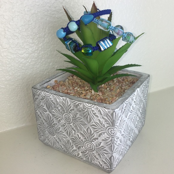 Handmade Chinese Knotting Bracelet W/ Glass Beads - Picture 8 of 8